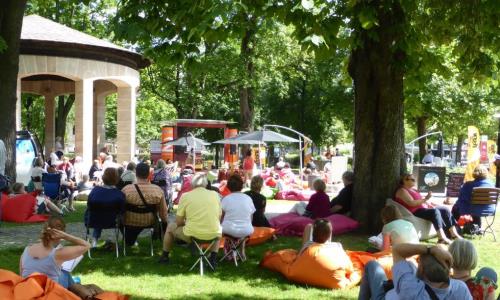 https://www.literaturportal-bayern.de/images/lpbblogs/instblog/2016/klein/StadtLESEN_1_Kulturamt Frth_500.jpg